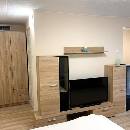 Szieszta Szofia 哈卡尼